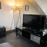 Unique 3 Bedroom Modern Penthouse