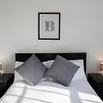 Unique 3 Bedroom Modern Penthouse