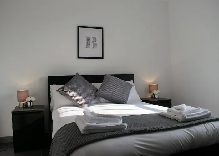 Modern 3 Bedroom Edinburgh Penthouse